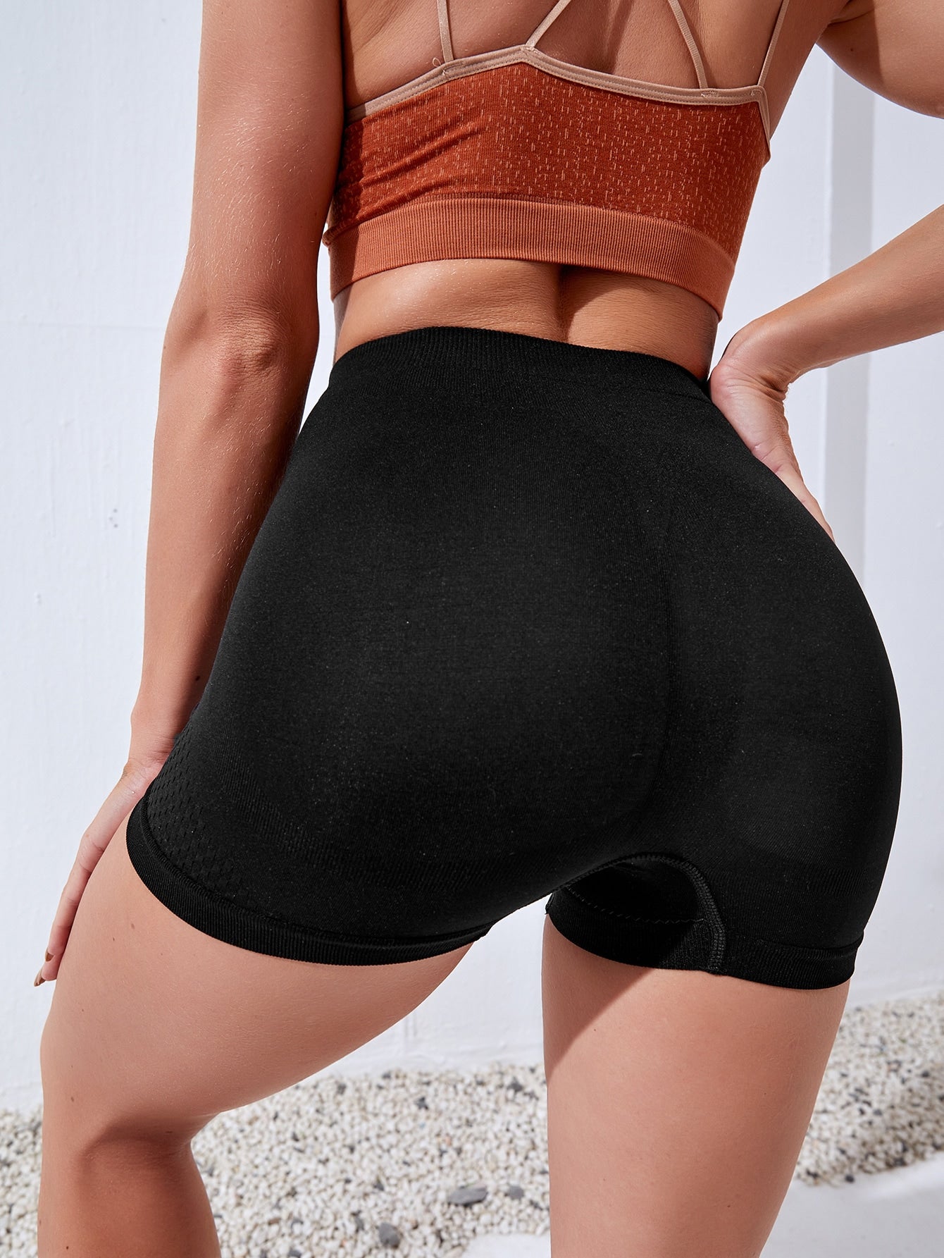 BREATHABLE SPORTS SHORTS - pink kangaroo yoga