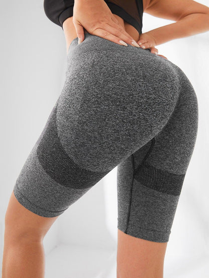 SEAMLESS BIKER SHORTS - pink kangaroo yoga